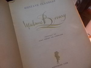 Madame Bovary de Gustave Flaubert, livro antigo dos estúdios cor