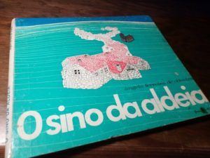 O sino da aldeia portucalense editora, Angela Ferreira de Oliveira