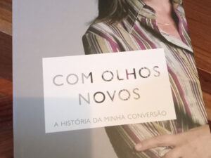 Com Olhos Novos de Alessandra Borghese