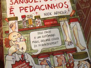 Sangue,Ossos e Pedacinhos de Nick Arnold