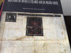Dos Leais de Sintra e Colares aos da Região Oeste. uma linhagem medieval inédita.