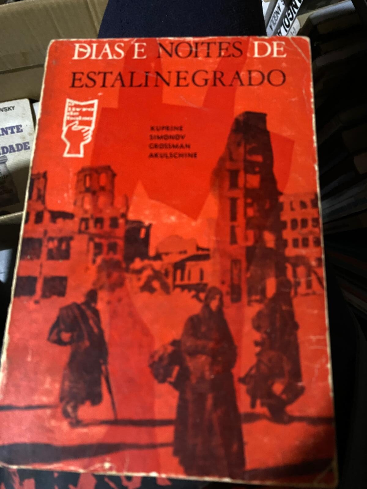 Livro Dias e Noites de Estalinegrado Kuprine Simonov