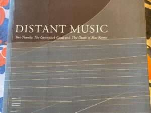 Distant Music: Two Novels: The Gunnysack Castle and The Death of Mae Ramos (Volume 6) (Portuguese in the Americas Series) - Softcover Silva, Julian